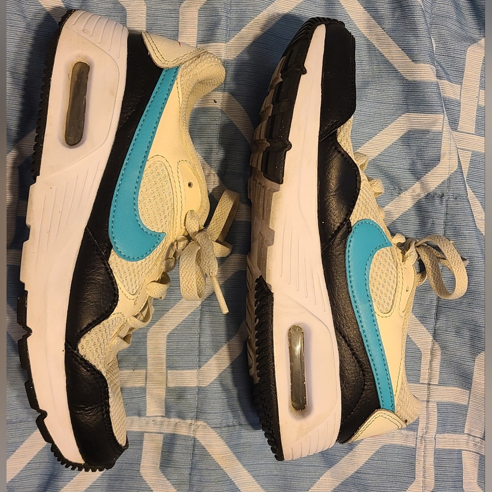 Nike Women's Athletic Shoes -Air Max 2, Black, White, and Blue - Picture 2 of 7